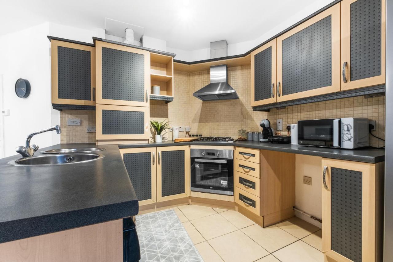 Birmingham, Modern 2 Bedroom, Free Parking Spaces, Free Wi-Fi And Netflix Exterior photo
