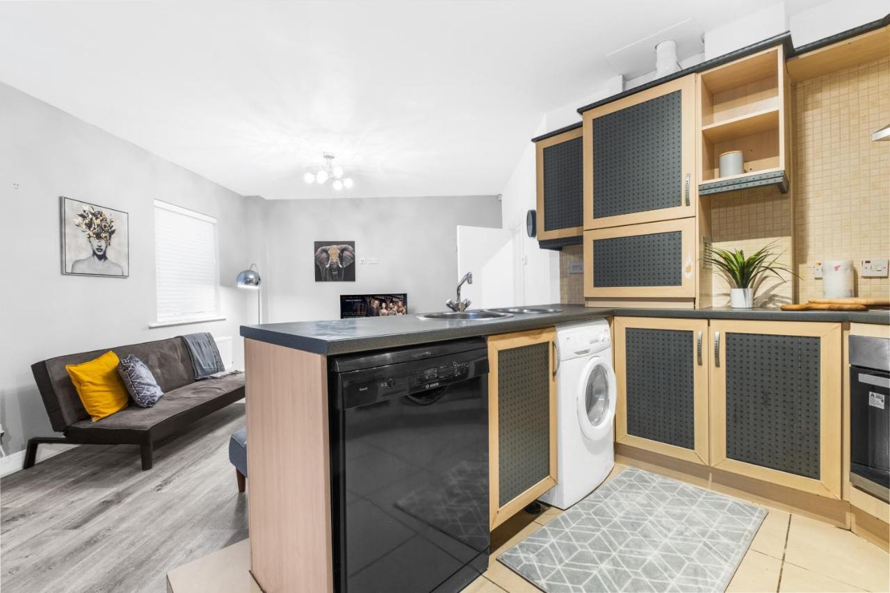 Birmingham, Modern 2 Bedroom, Free Parking Spaces, Free Wi-Fi And Netflix Exterior photo